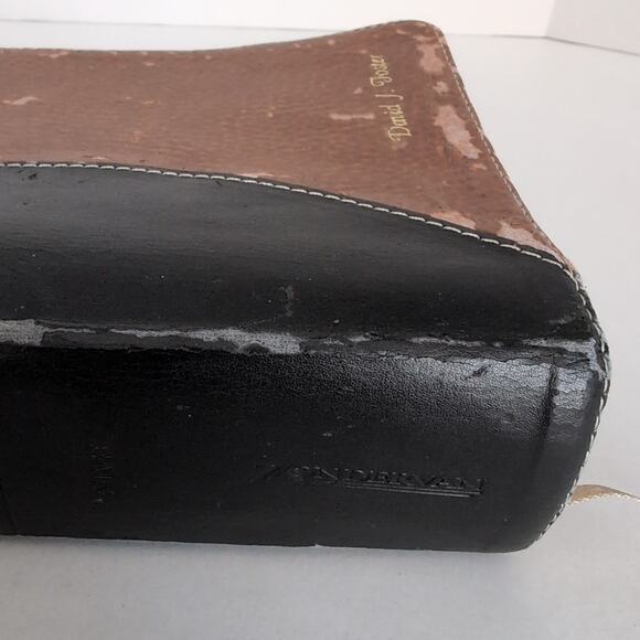 NIV Study Bible Zondervan Italian Duo Tone Black Brown - Picture 14 of 16